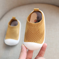 TInyToes : Chaussures basse de première marche hyper confort, respirantes et antidérapantes